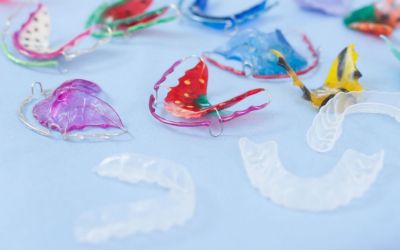 Centra Dental - Hawley Retainer vs Clear Retainer