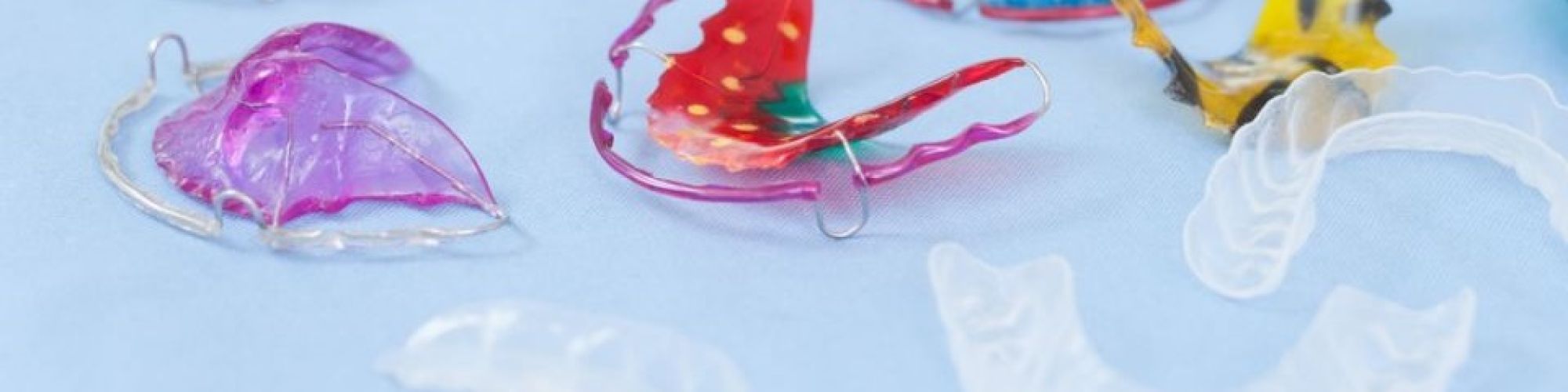 Centra Dental - Hawley Retainer vs Clear Retainer